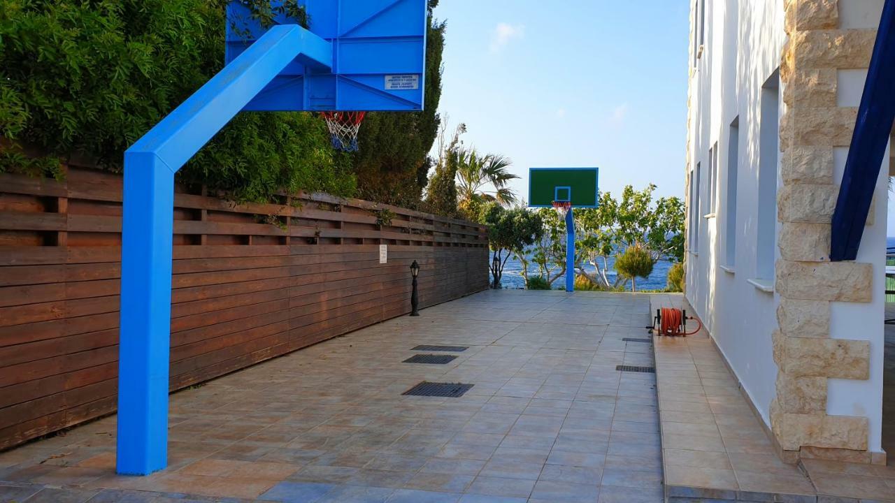 Astrofegia Beachfront Villa Pomos Extérieur photo
